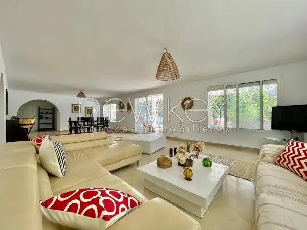 Un rdc de villa S+3 meublé à Gammarth - 2