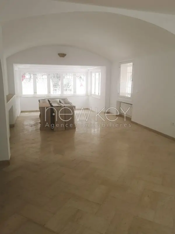 villa s+3 au coeur de la marsa - 2