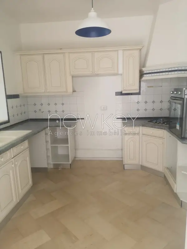 villa s+3 au coeur de la marsa - 6