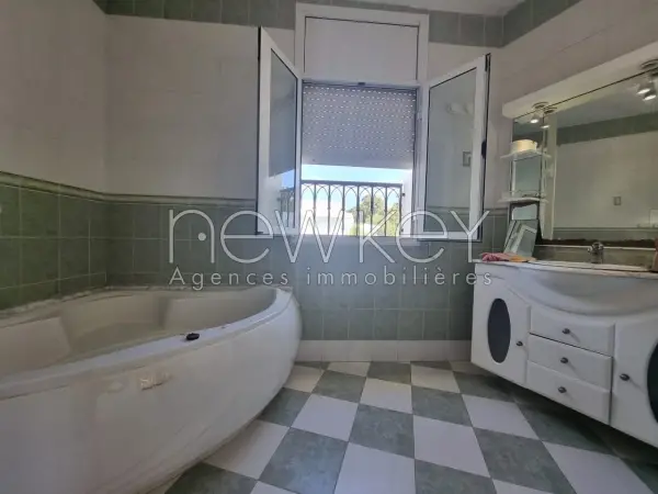 Villa s+3 à Gammarth - 9