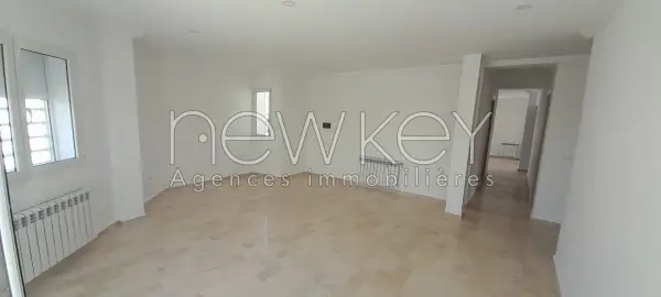 Etage de villa S+3 a la Marsa - 1