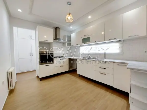 Magnifique étage de villa S+3 a la marsa - 5