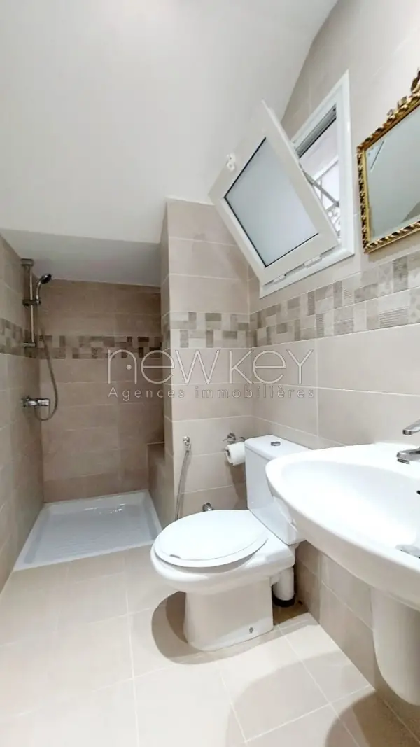 Rez-de-chaussée d'une villa meublé à la Marsa - 31