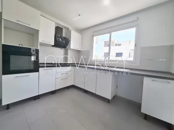 Un Appartement S+3 à vendre à La Soukra - 1