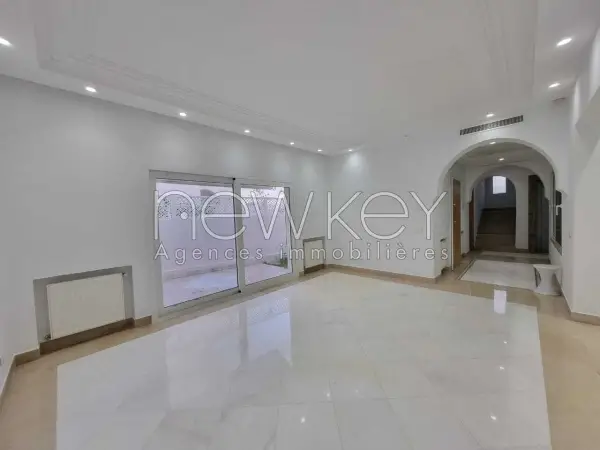 Magnifique villa S+4 à louer à Gammarth - 40