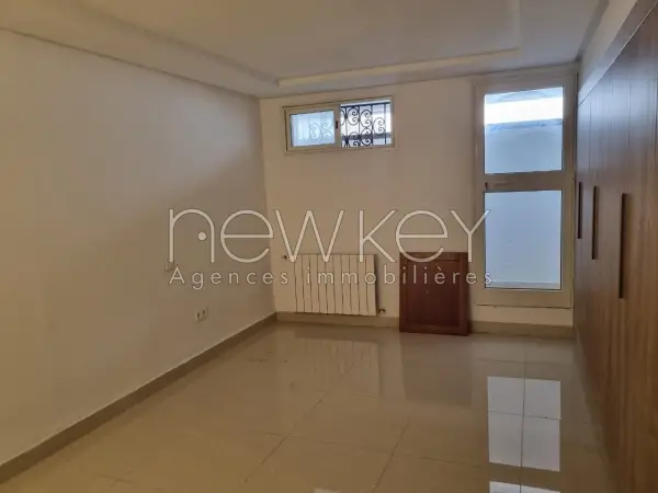 Duplex s+4 à La Marsa - 9
