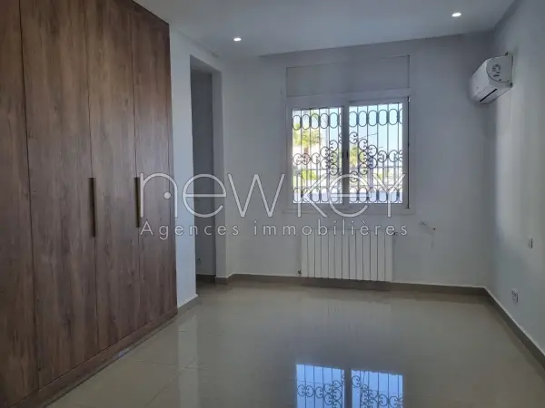 Duplex s+4 à La Marsa - 8