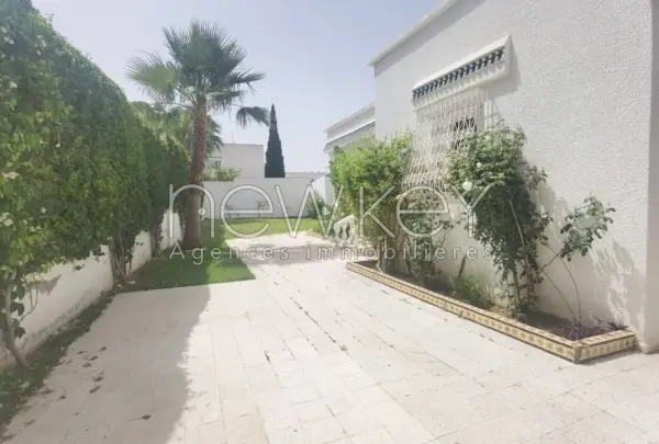 villa de 240m² sur un terrain de 1050m² - 4