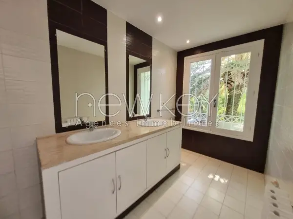 Villa s+4 avec piscine à la Marsa - 9