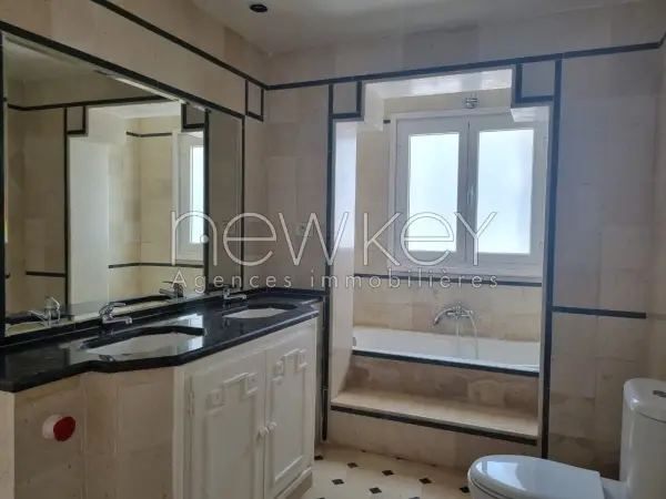 Villa s+4 avec piscine à la Marsa - 8