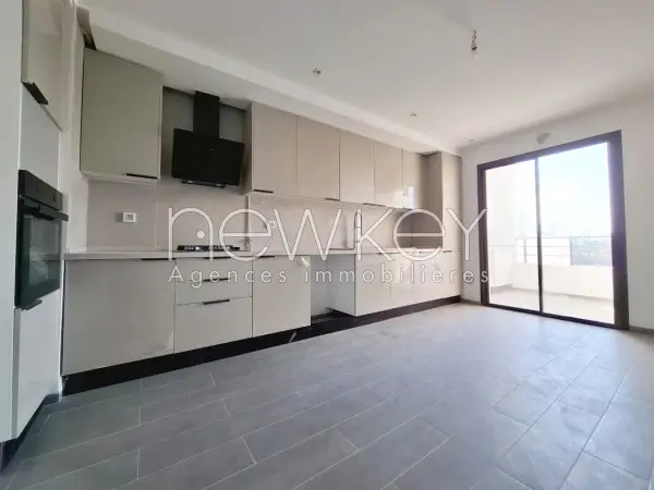 Appartement S+3 Neuf à vendre à La Soukra - 1