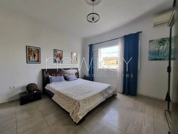Etage de villa S+3 meublé à la Marsa - 3