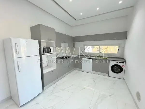 Coquet Appartement S +2 meublé à La Marsa - 3