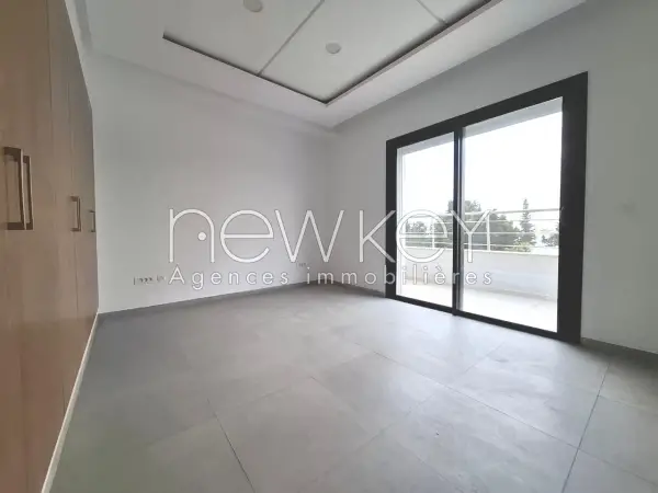 Bureau A+4 à louer à La Soukra - 3