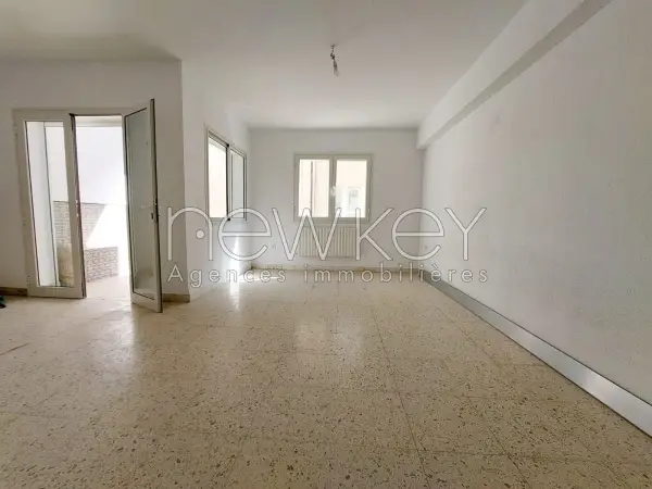 Appartement Spacieux S+2 à Cité les pins - 2