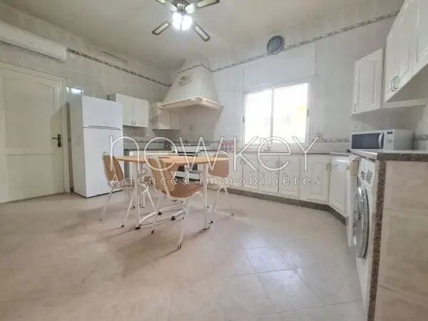 Un rez-de-chaussée de villa S+4 meublée à louer à Ain Zaghouan nord - 4