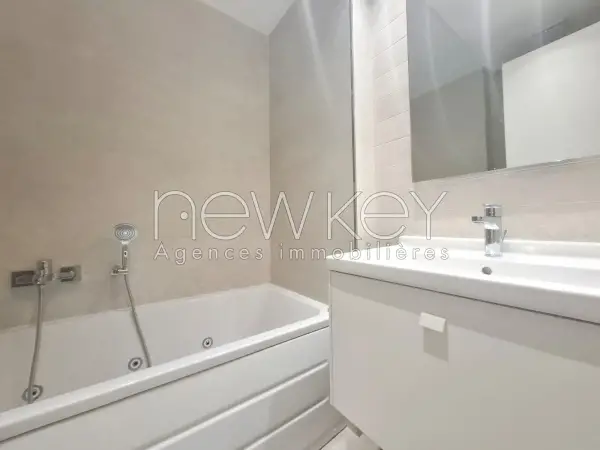 Un Bel Appartement S+3 à louer à La Soukra - 11