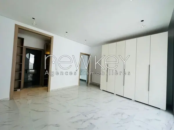 Une Splendide Villa S+3 près de Closerie à La Soukra - 3