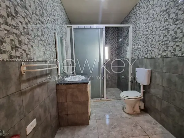Etage de villa s+4 à la Marsa - 7