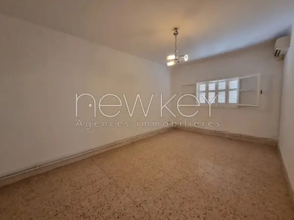 Etage de villa s+4 à la Marsa - 5