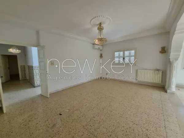 Etage de villa s+4 à la Marsa - 2