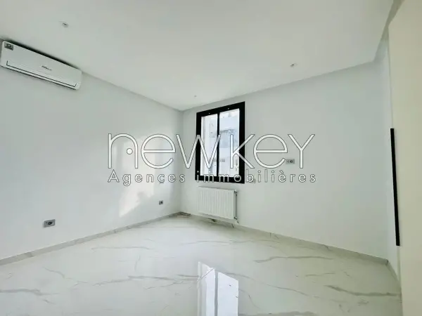 Une Splendide Villa S+3 près de Closerie à La Soukra - 4