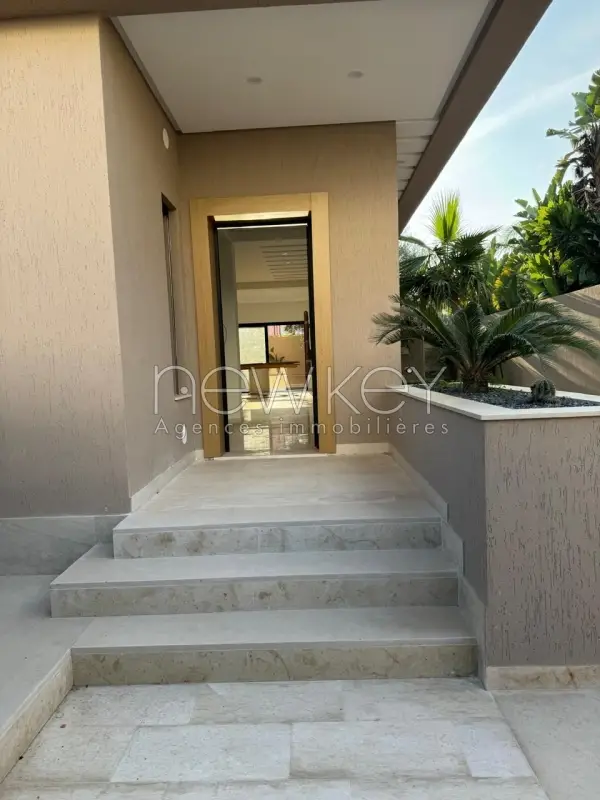 Joli Duplex s+4 à Gammarth - 16