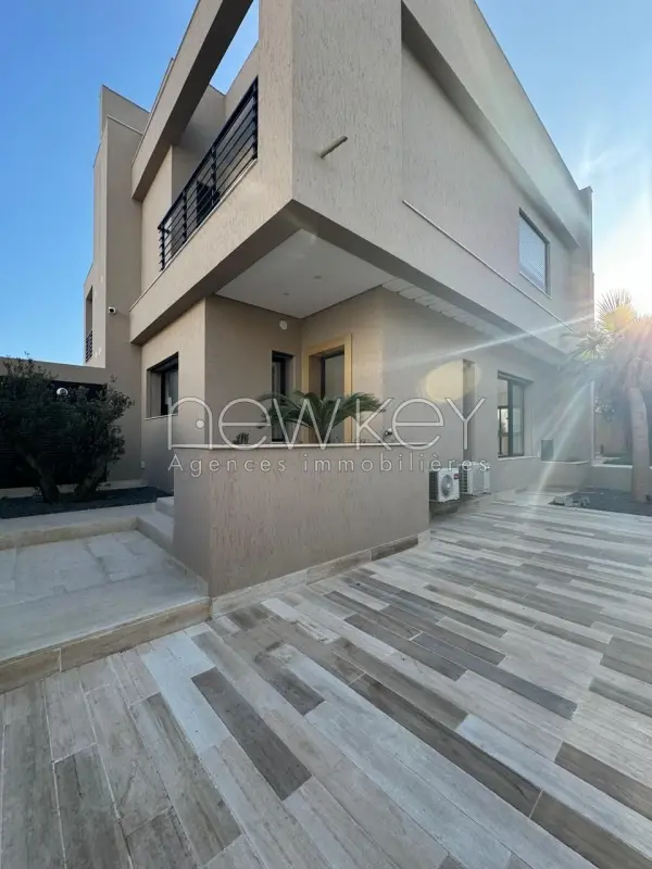 Joli Duplex s+4 à Gammarth - 21