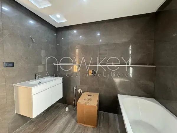 Joli Duplex s+4 à Gammarth - 22