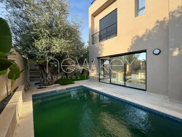 Joli Duplex s+4 à Gammarth - 9