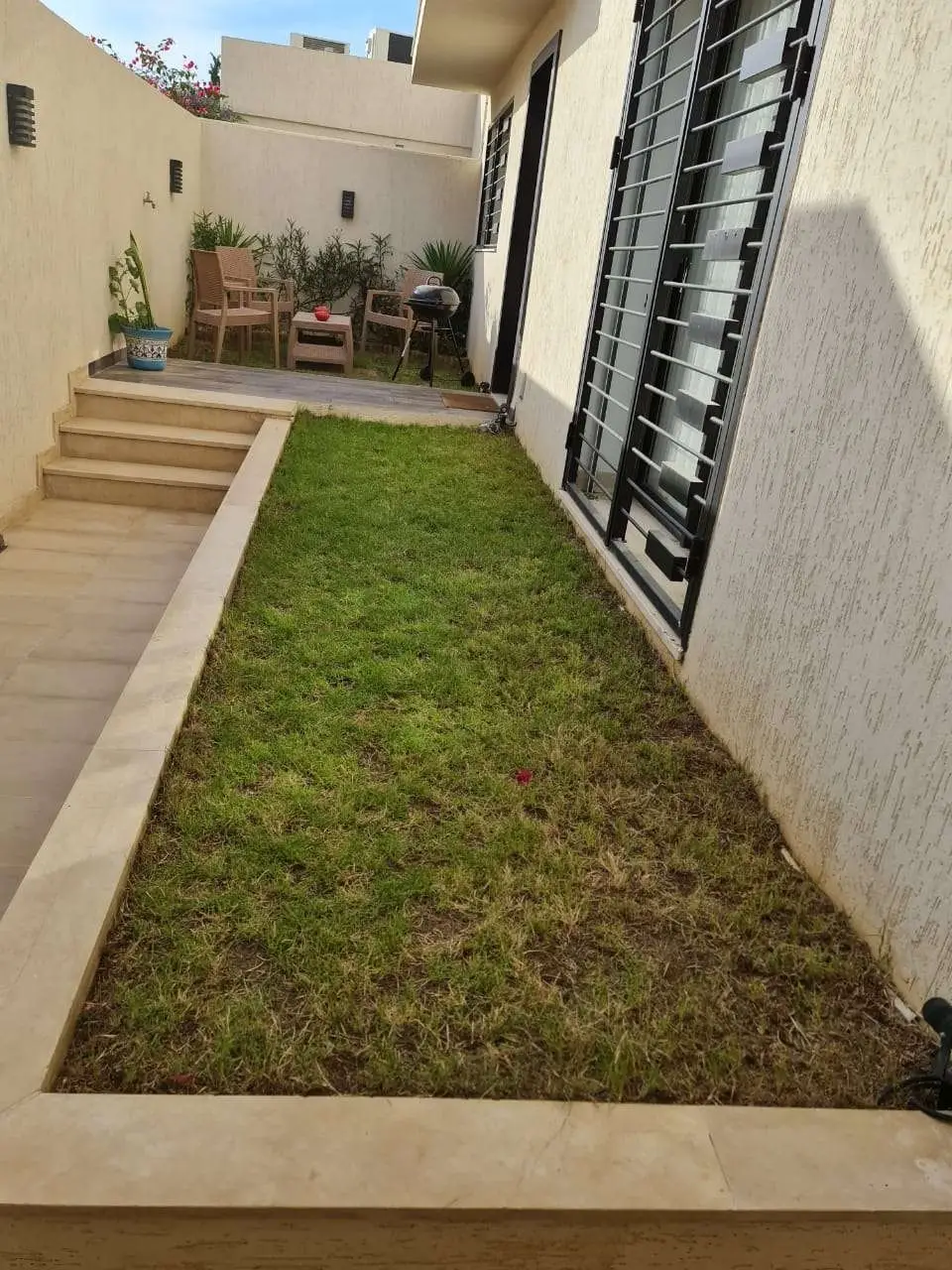 Appartement (s 3) meublé avec jardin à la Marsa