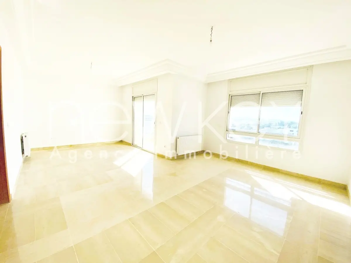 Duplex S+4 À vendre À La Soukra