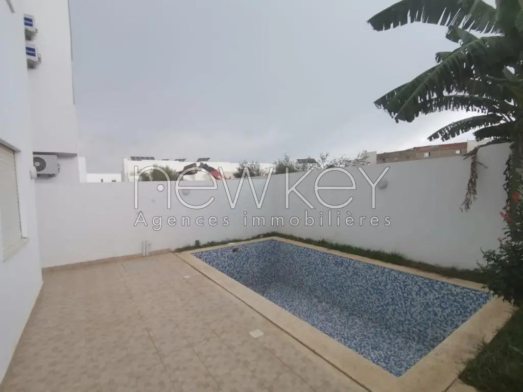Appartement s+3 à Gammarth