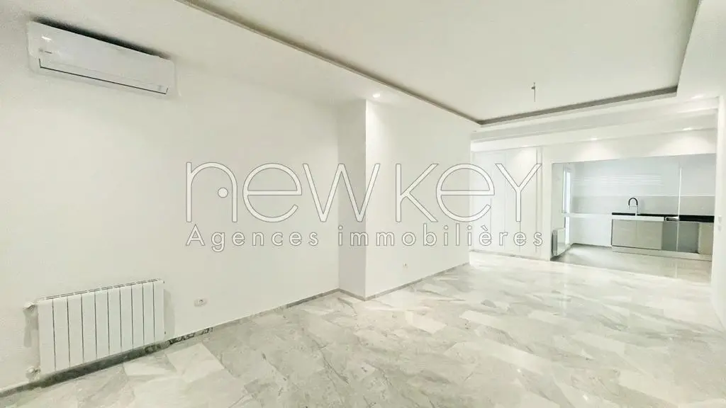 Bel Appartement S2 avec terrasse à La Soukra