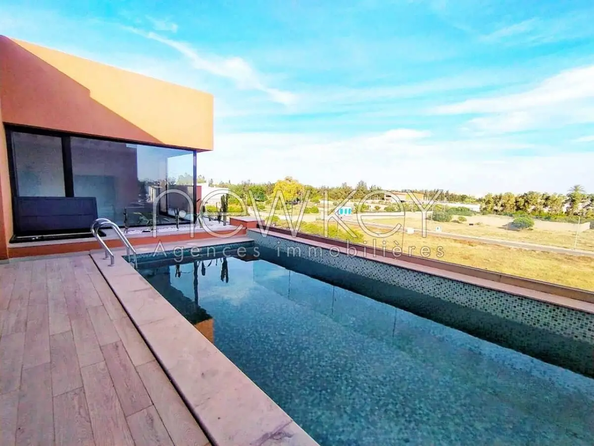 Penthouse S+4 à vendre à La Soukra