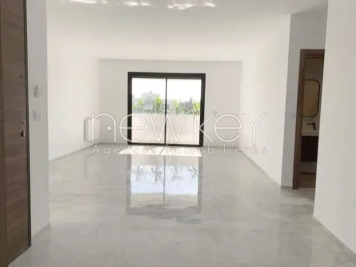 Appartement S+3 Neuf à vendre à La Soukra
