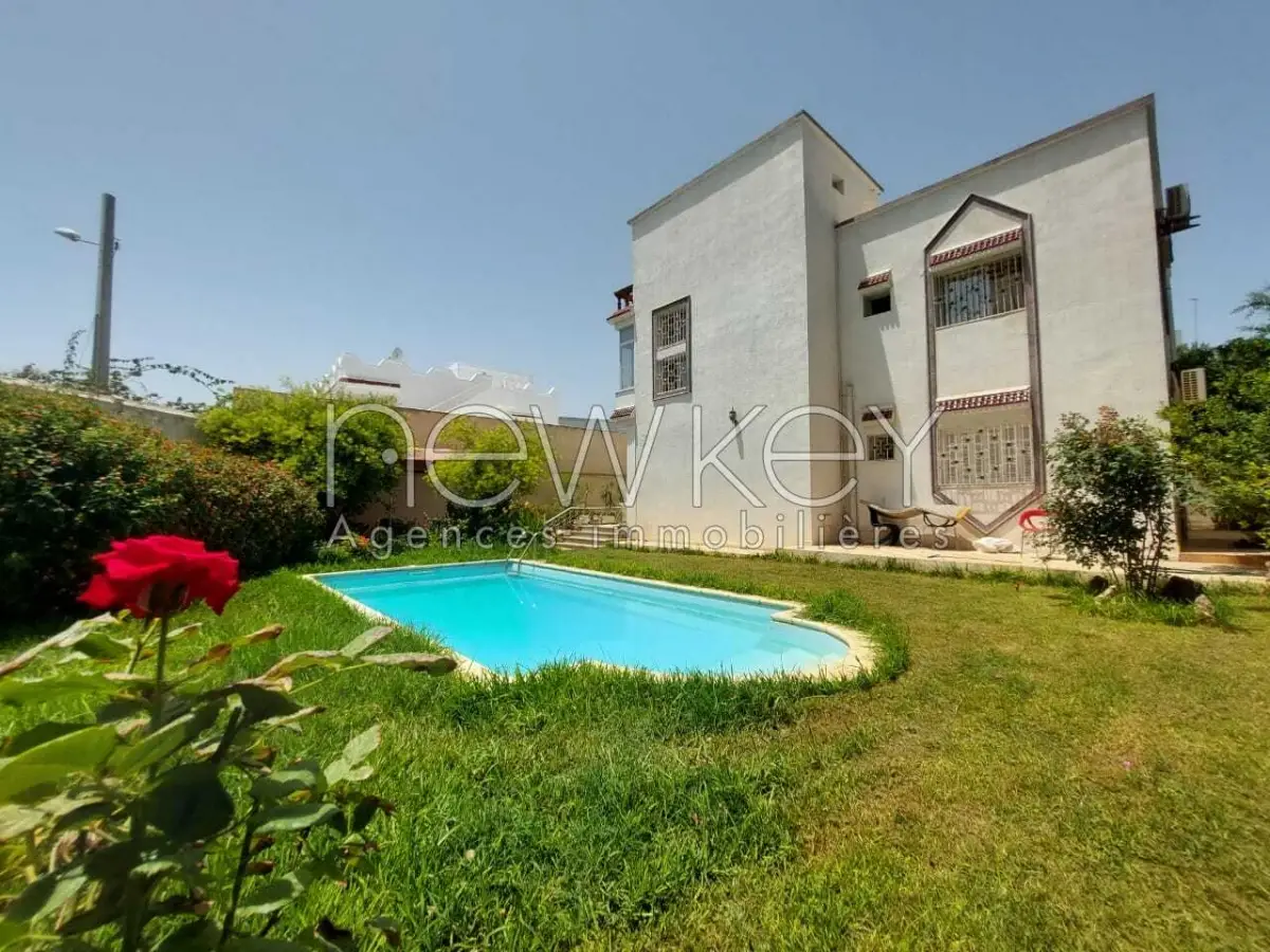 Rez De Chaussée de villa s+3 à la marsa