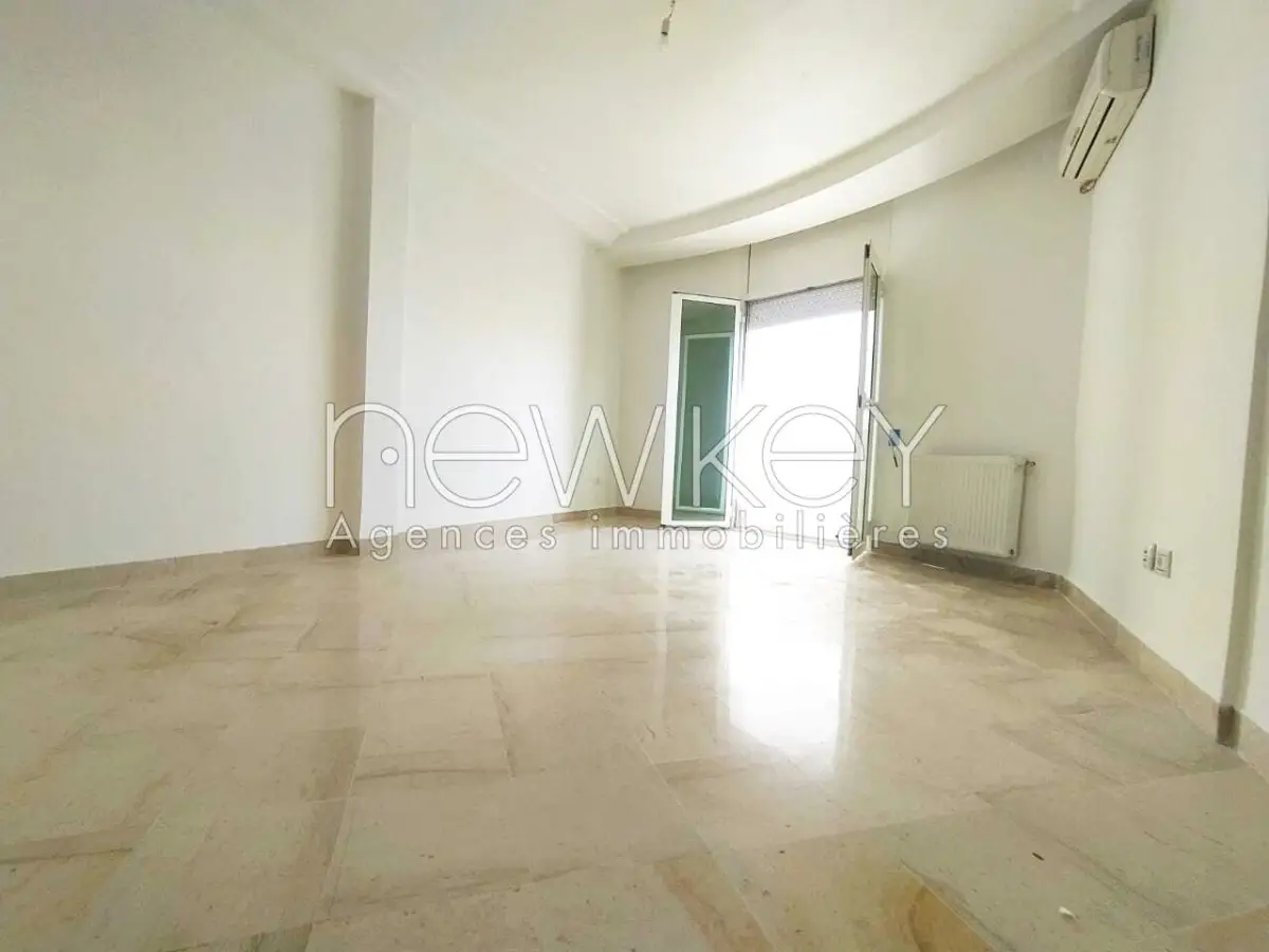 Un Appartement S+2 à vendre aux Jardins de L'Aouina
