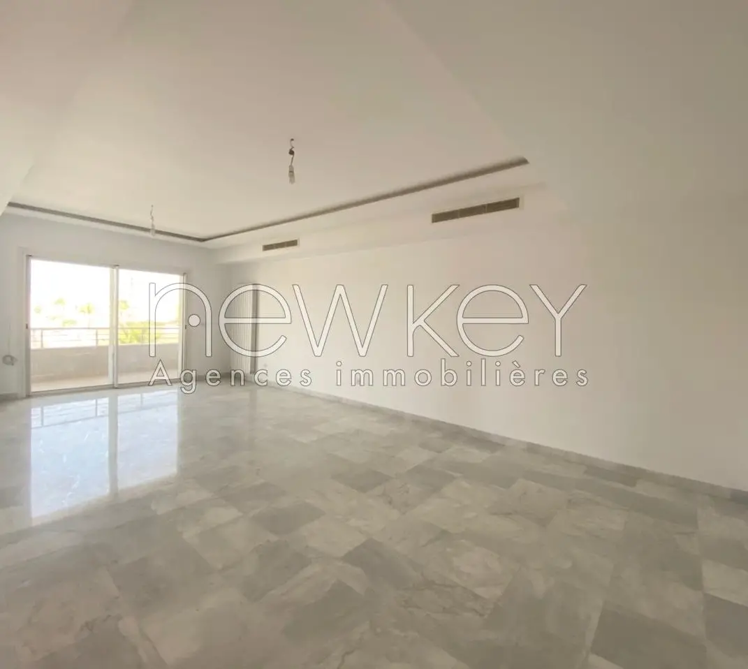 Appartement S+3 à Louer à La Soukra