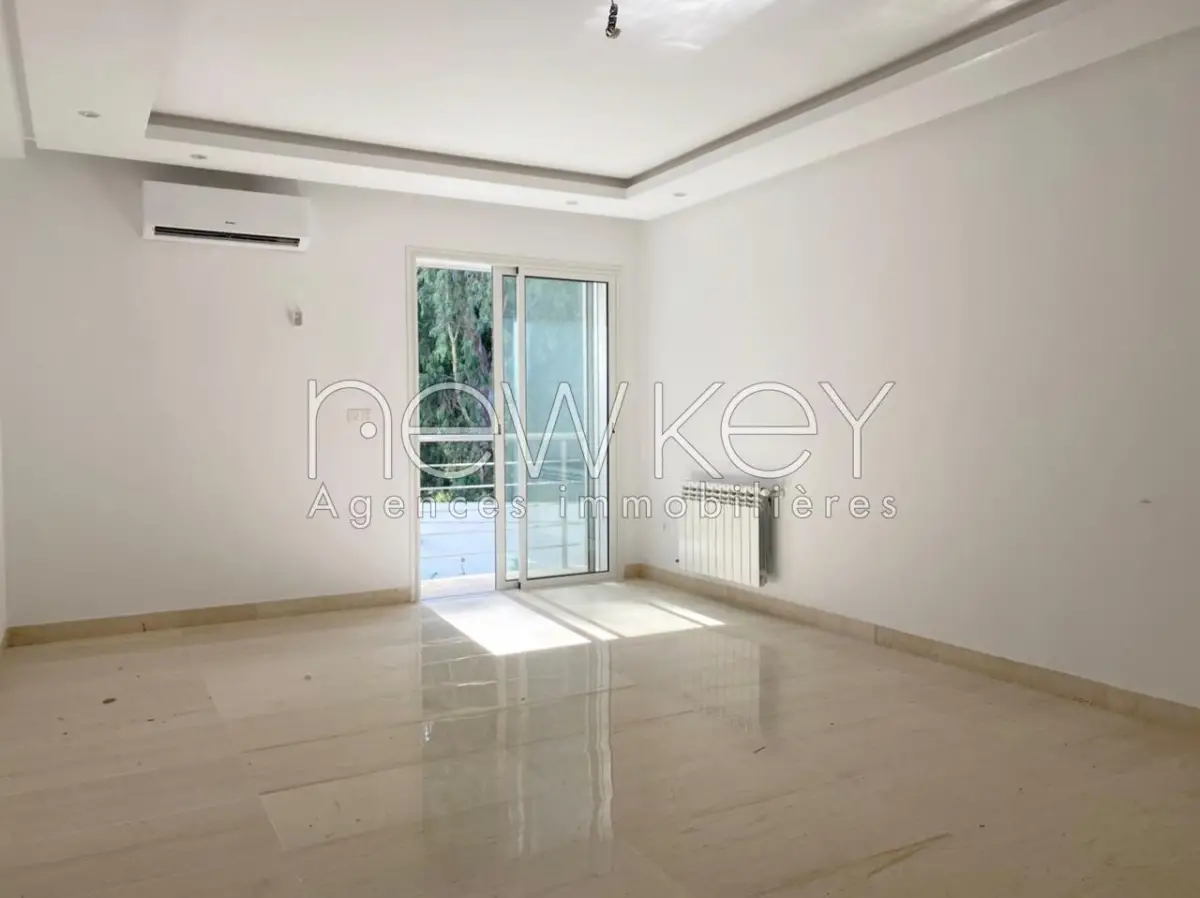 Un Appartement S+2 à louer à La Soukra