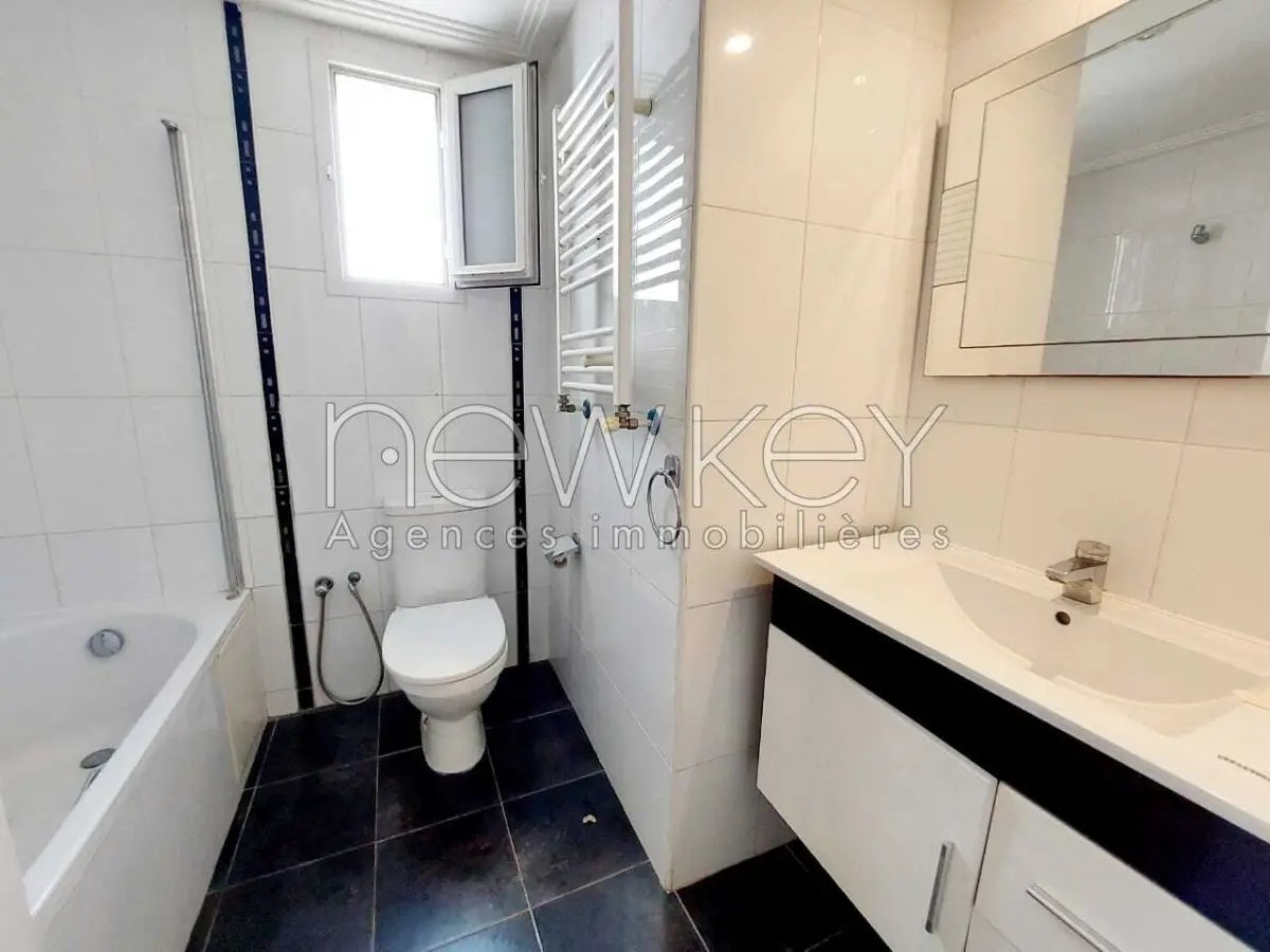 Appartement s+3 à la Marsa