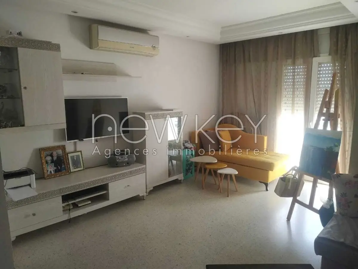 Un Appartement S+3 à louer à L'Aouina