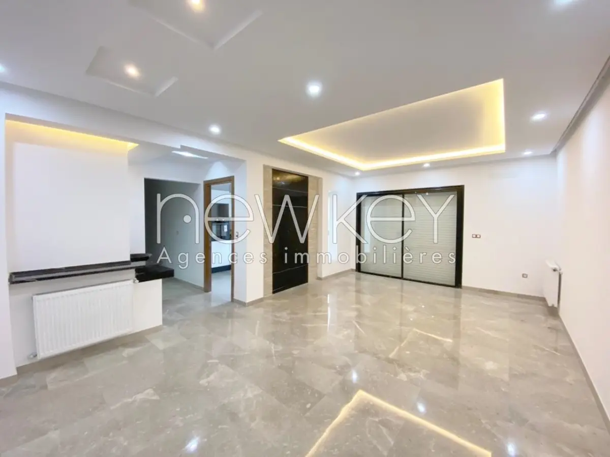 Un Appartement S+3 Neuf à louer à La Soukra