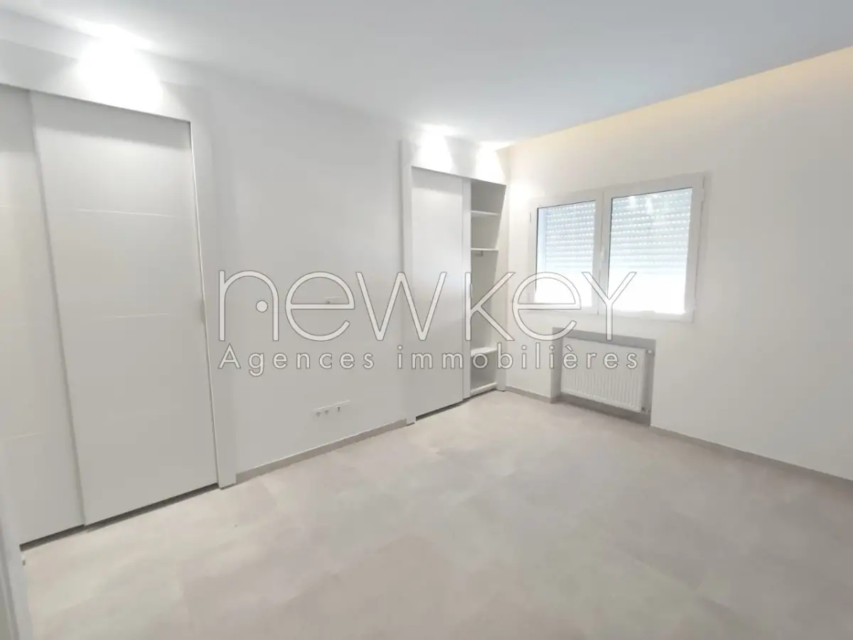 Un Appartement S+3 à louer La Soukra