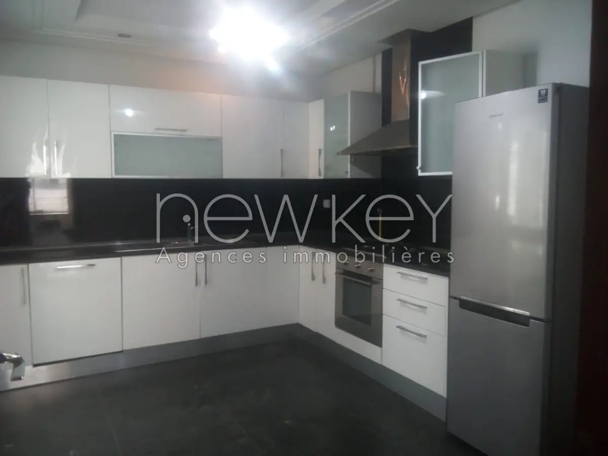 Un Bel Appartement S+2 près du parc à La Soukra