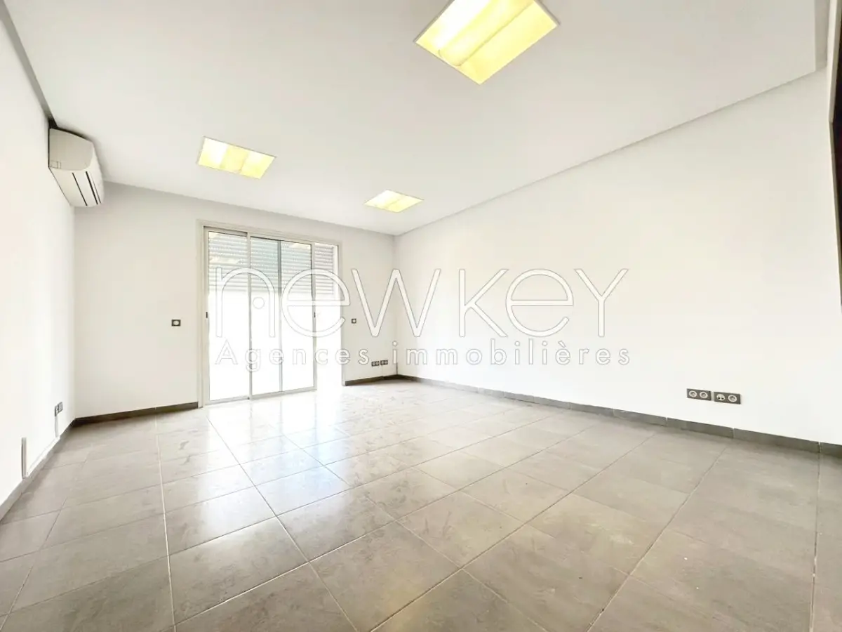 Etage de bureaux à louer aux Berges du lac 2