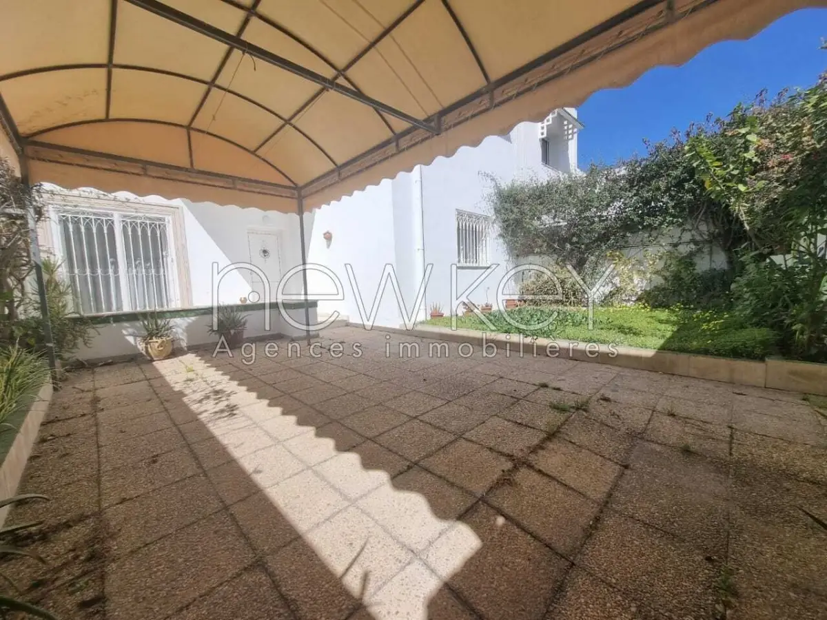 Duplex s+4 meublé à la Marsa