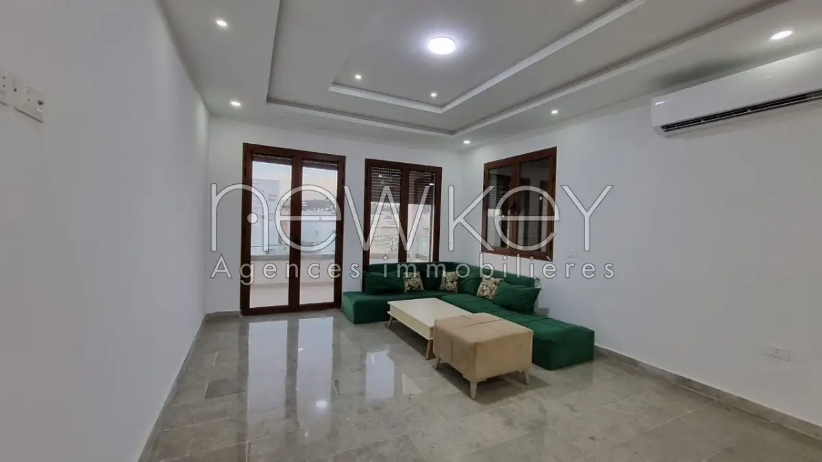 Etage de villa s+3 à la Marsa