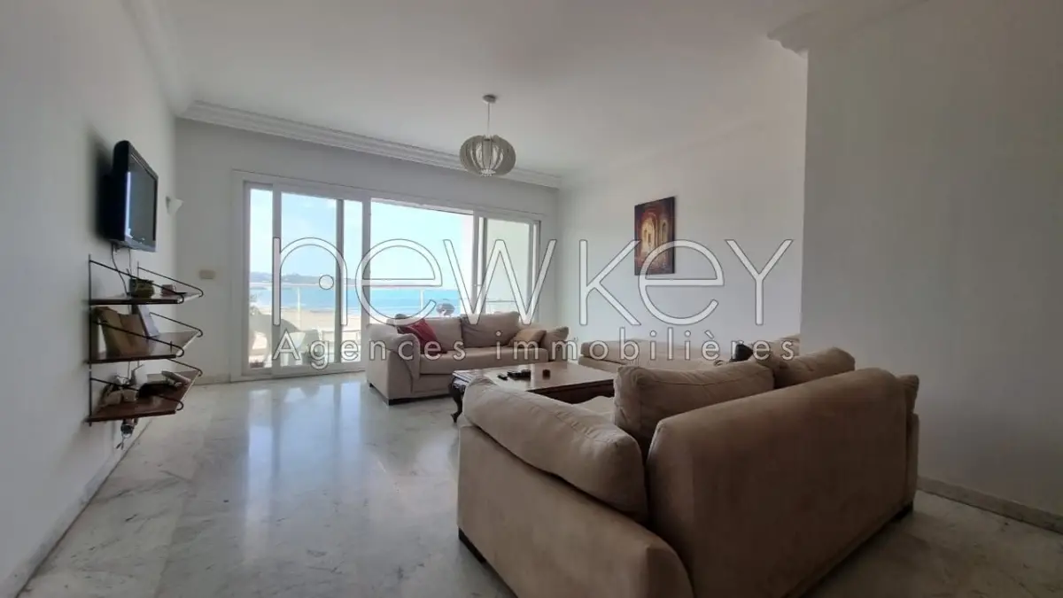 Bel appartement S+3 meublé vue mer