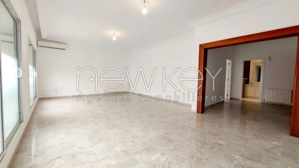 Magnifique appartement S+3 à la Marsa